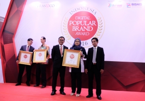 Revolusi Digital Antarkan Garda Oto Raih Indonesia Digital Popular Brand Award 2016
